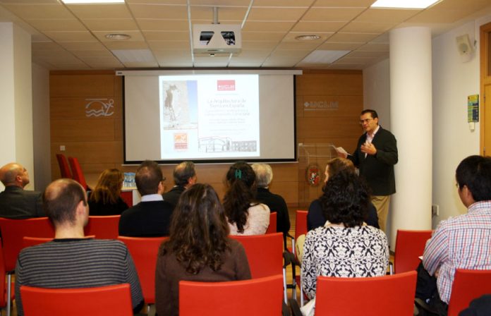 Esta actividad, organizada por el catedrático de Ciencia de Materiales e Ingeniería Metalúrgica Gonzalo Ruiz López