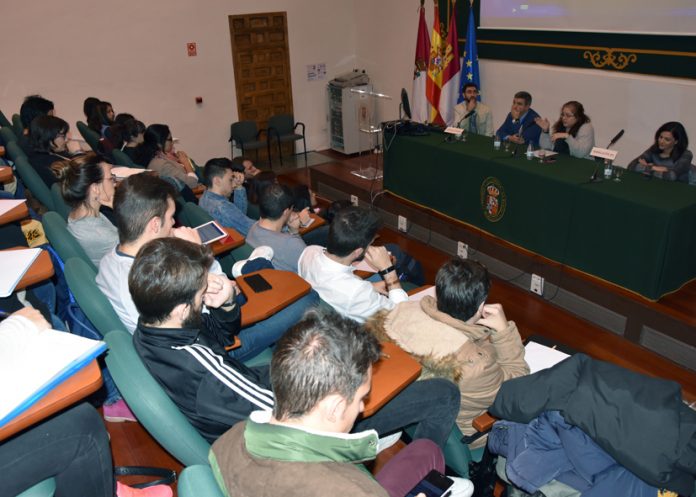 Los directivos de Domus ofrecieron una conferencia a los estudiantes de ADE y Doble Grado en Derecho y ADE