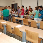 Los alumnos llegan al aula asignada en la Fábrica de Armas de Toledo