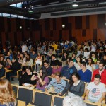 Los estudiantes llenaron el Aula Magna para escuchar al arquitecto