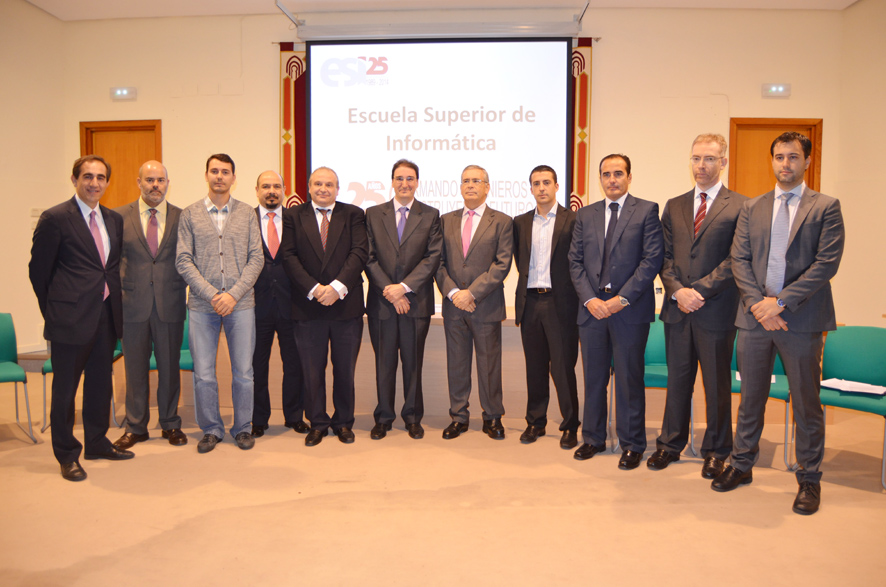 La Escuela Superior de Informática impulsa un programa de mejora de la empleabilidad de sus graduados