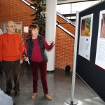 La profesora Rocío Guardado explicando a los alumnos diferentes cuestiones