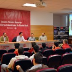 Alumnos y profesores siguieron la charla del campeón olímpico