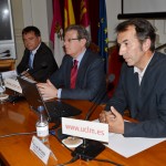 El rector, Juan I. Mera (dcha.) e Isidoro Miranda (izq.) durante la inauguración de la MAET