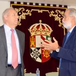 El profesor José María Ureña, exdecano de la Facultad de Caminos, presentó a su colega Enrique Castillo