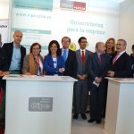 El estand del CIPE, con sus profesionales y los responsables institucionales