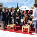 El estudio móvil instalado frente a la carpa del UCLM3E