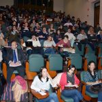 Estudiantes y profesores escucharon la conferencia