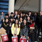 El grupo de estudiantes de Macao junto a los representantes académicos