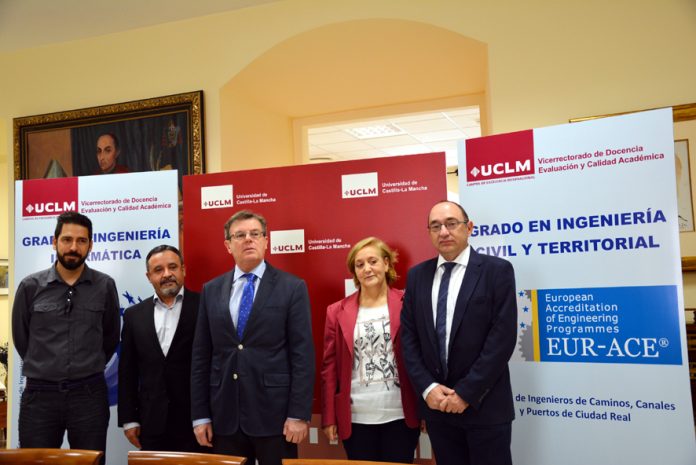 De izda. a dcha.: Ramón Hervás, Ismael García, Miguel Ángel Collado, María Isabel López y José María Coronado