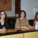 Profesoras Rodríguez, Valmaña y Polo en la presentación de la obra