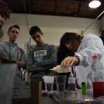 Futuros universitarios en los laboratorios de Bioquímica