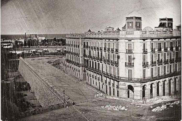 En la imagen, uno de los primeros daguerrotipo en España, el de Casa Xifré, 1848. El hallado de Toledo es aún más antiguo