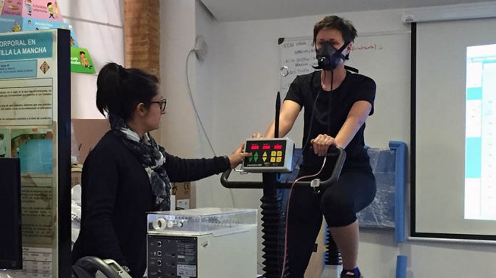 Evaluación de una paciente de McArdle en el Laboratorio de Actividad Física y Función Muscular del Campus de Toledo