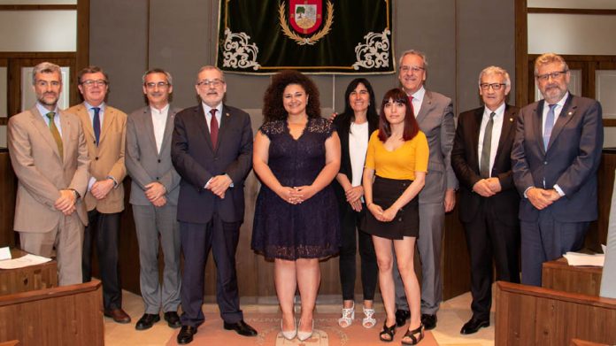 Imagen de las dos premiadas, junto a los rectores del Grupo 9 de Universidades (G-9). © Grupo 9 de Universidades