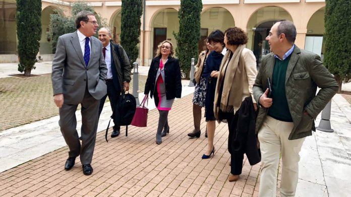 Desde la izquierda, Collado, De Páramo, Alarcón, Arastey Sahún, García Villaluenga y De Paz © Gabinete de Comunicación UCLM