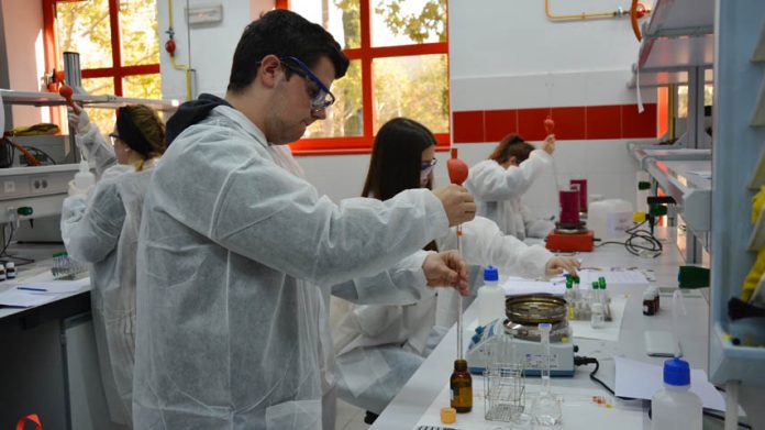 La Facultad de Químicas celebra un simposio y una olimpiada científica. © Gabinete de Comunicación de la UCLM