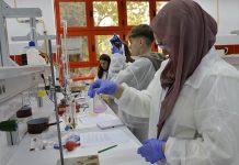 La Facultad de Ciencias y Tecnologías Químicas de la UCLM fortalece sus vínculos con la enseñanza preuniversitaria y el tejido empresarial