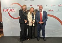 La profesora de la UCLM Leonor Gallardo recibe el Premio al Mérito Empresarial en la categoría Mujer Empresaria