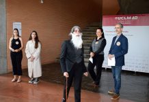 Estudiantes de Humanidades de Albacete recrean París y la figura de Victor Hugo en el marco del Día de la Francofonía