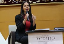 La periodista Laura Piñero inaugura en Cuenca el curso de verano de la UCLM sobre los retos de la juventud en la actualidad